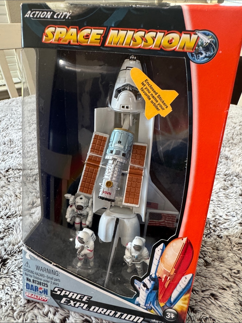 Daron Space Shuttle Booster 3 Astronauts Die Cast Playset  DAR38921 Action City